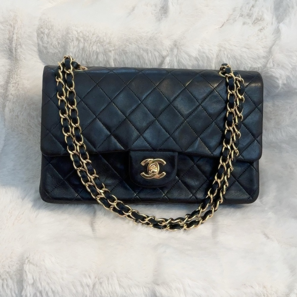 Chanel Black Quilted Vintage Classic Medium Double Flap Bag
